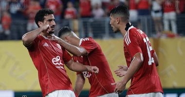 الأهلي أول فريق أفريقي ينقض التعادل أمام نادٍ أوروبي في بطولات فيفا 2 الأهلي أول فريق أفريقي ينقض التعادل أمام نادٍ أوروبي في بطولات فيفا