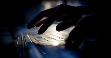 كيفية إزالة الآثار الرقمية القديمة لحماية نفسك من مخاطر الاختراق