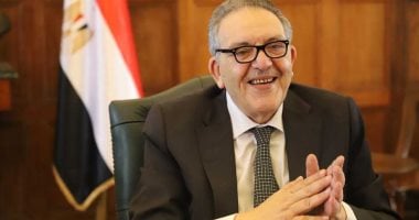 "أموى" و"الوكيل" يحتفيان بالمتفوقين في الدورات الاستثنائية للتخليص الجمركى 2 “أموى” و”الوكيل” يحتفيان بالمتفوقين في الدورات الاستثنائية للتخليص الجمركى