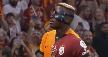 أوسيمين يرفض عرض الهلال الفلكي ويواصل السعي نحو تحقيق الحلم الأوروبي