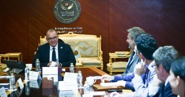 رئيس جهاز الرقابة المالية يجتمع بالسفير الإيطالي لتعزيز فرص الاستثمار الإيطالي