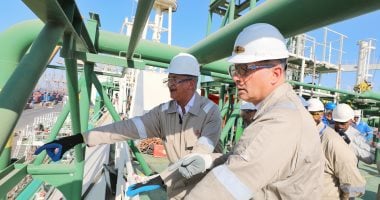 وزير البترول والثروة المعدنية يطلع على التحضيرات النهائية لسفينة التغييز “Energos Eskimo”