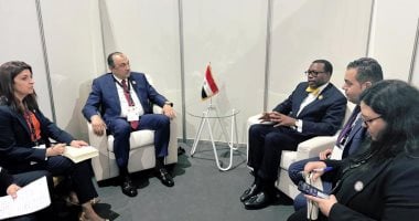 وزير قطاع الأعمال يجري محادثات مع رئيس مجموعة البنك الأفريقي للتنمية خلال قمة لوندا