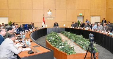 وزير الإسكان يعقد اجتماعه الدوري لمتابعة المشروعات الإسكانية في عدة مدن ومحافظات 5 وزير الإسكان يعقد اجتماعه الدوري لمتابعة المشروعات الإسكانية في عدة مدن ومحافظات