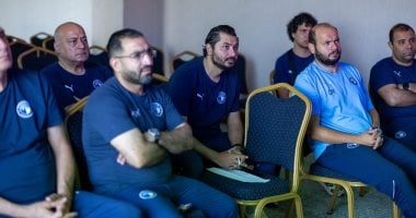 فيفا يعقد اجتماعًا مع مسؤولي بيراميدز لمناقشة تحضيرات مباراة أوكلاند سيتي