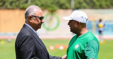 رئيس نادي البنك الأهلي يدفع اللاعبين لتقديم الأفضل في تدريبات الموسم الجديد