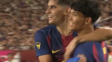 درو فرنانديز يحرز هدف برشلونة الثالث في شباك فيسيل كوبي