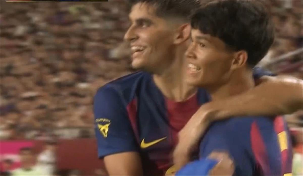 درو فرنانديز يحرز هدف برشلونة الثالث في شباك فيسيل كوبي 2 درو فرنانديز يحرز هدف برشلونة الثالث في شباك فيسيل كوبي