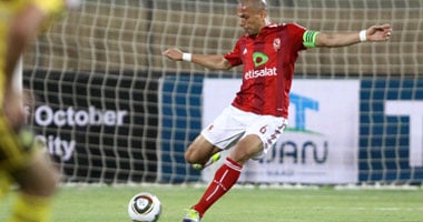 وائل جمعة يقود الأهلي لانتصار مثير على الإسماعيلي في قمة إفريقيا