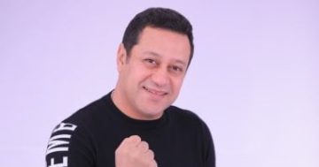 هشام حنفى نجم الأهلى السابق يحتفل بذكرى ميلاده الثاني والخمسين