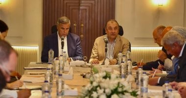 توقيع بروتوكول بين وزير قطاع الأعمال ومحافظ الإسكندرية لتوريد 120 أتوبيس غاز