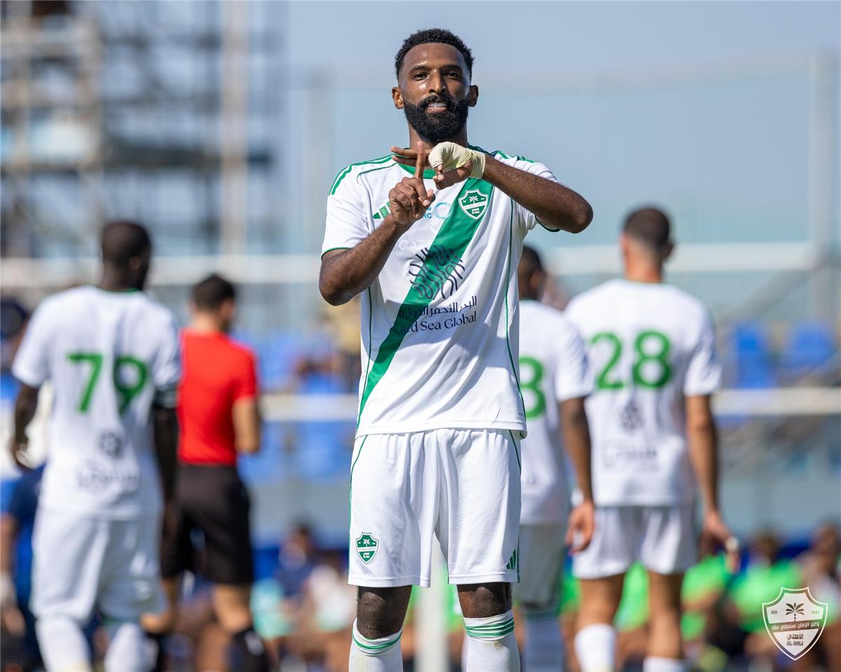 الأهلي السعودي يحقق انتصارا وديا بثنائية في مرمى إلتشي الإسباني 5 الأهلي السعودي يحقق انتصارا وديا بثنائية في مرمى إلتشي الإسباني