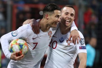 رئيس الاتحاد البرتغالي ينفي توجيه اللوم لرونالدو في أزمة جنازة جوتا