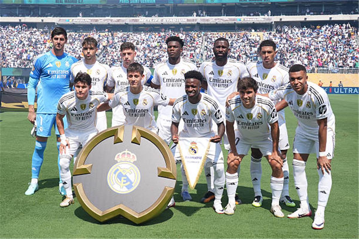ريال مدريد يخطط لاتخاذ قرار مصيري بشأن مستقبل أحد لاعبيه الأساسيين 5 ريال مدريد يخطط لاتخاذ قرار مصيري بشأن مستقبل أحد لاعبيه الأساسيين
