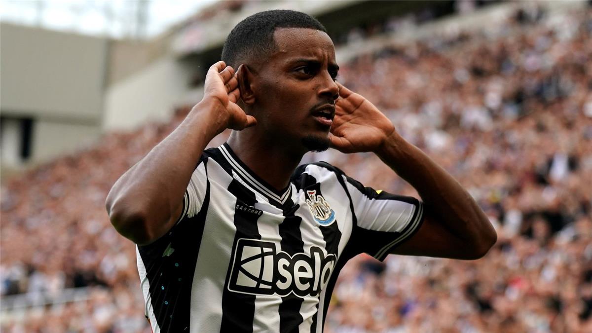ليفربول يستعد لخيارات أخرى في حال عدم التعاقد مع إيزاك 5 ليفربول يستعد لخيارات أخرى في حال عدم التعاقد مع إيزاك