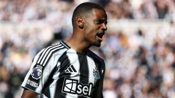 ليفربول يصدم برفض أول عرض لضم اللاعب إيزاك في سوق الانتقالات