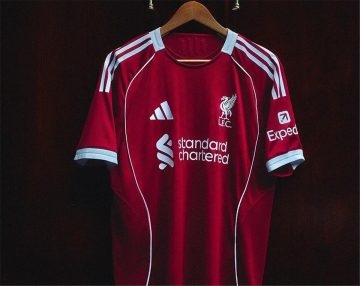محمد صلاح يتألق بقميص ليفربول الجديد ويستعد للموسم المقبل